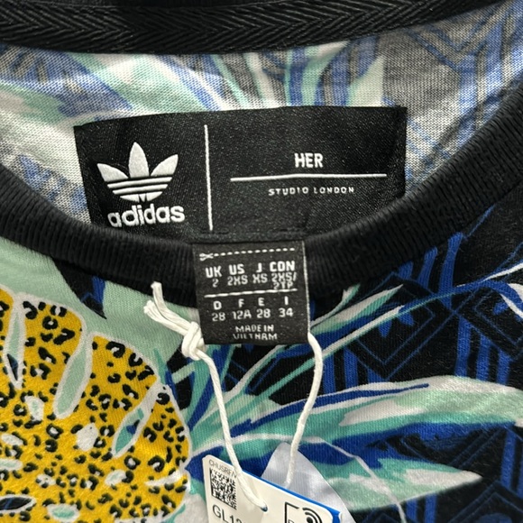 🌺ADIDAS HER STUDIO London Tee Floral Top - Picture 9 of 14